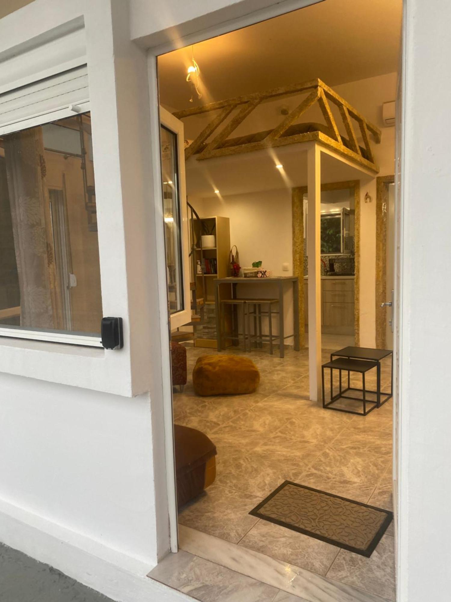 Flowers Lullaby Loft Tatil Evi Afantou